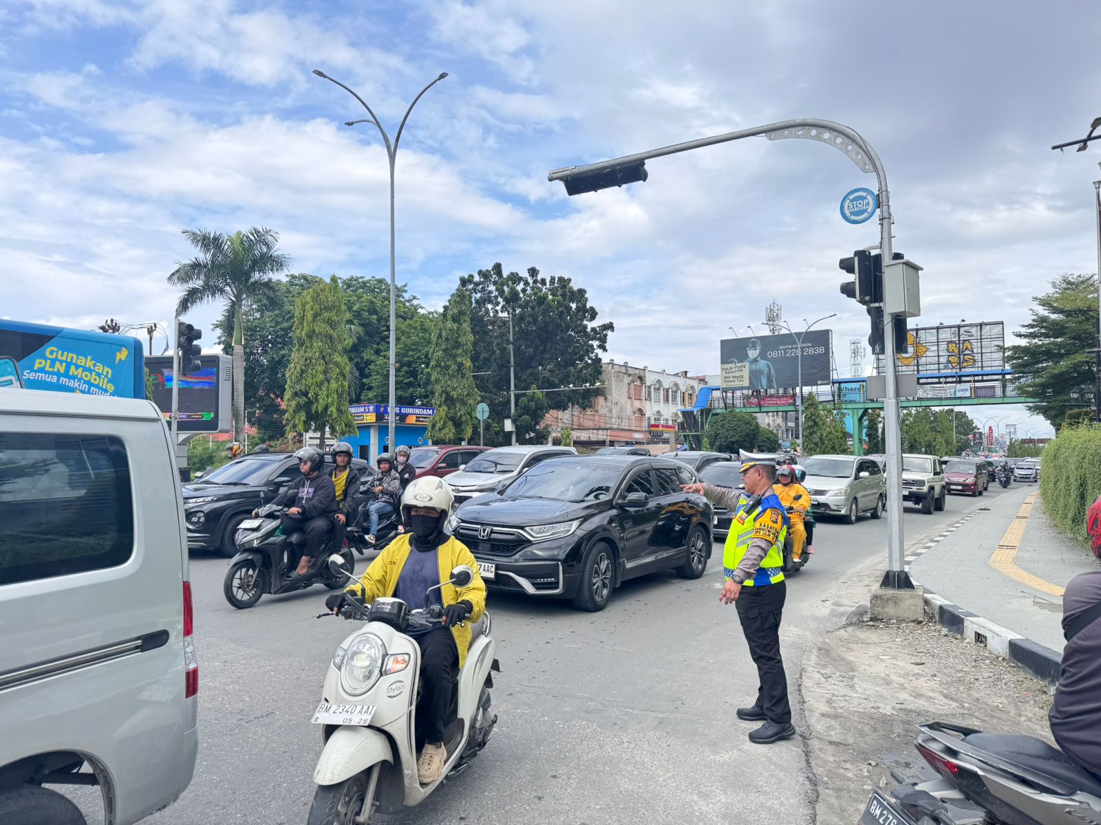 Long Weekend, Wadir Lantas Polda Riau Pimpin Langsung Penguraian Kemacetan di Pekanbaru