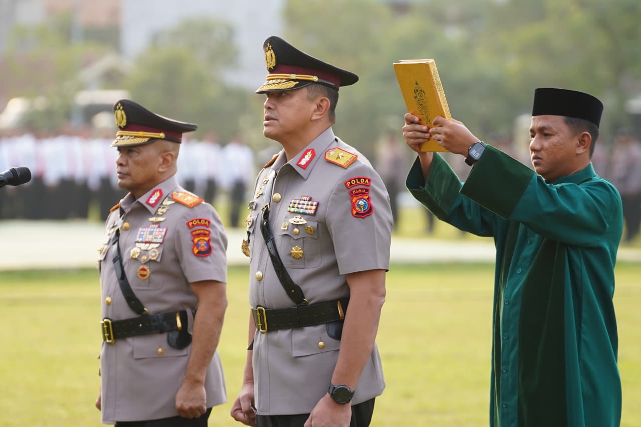 Polda Riau Gelar Upacara Serah Terima Jabatan Wakapolda Riau di Lapangan Apel Mapolda