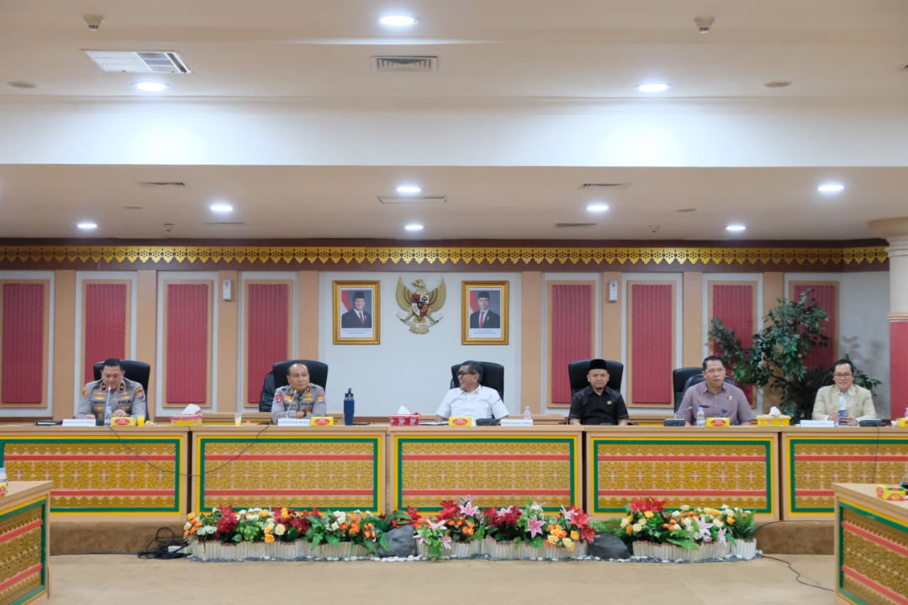 Kapolda Riau Silaturahmi dengan Komisi III DPRD, Bahas Pajak Kendaraan dan Optimalisasi Pendapatan Daerah