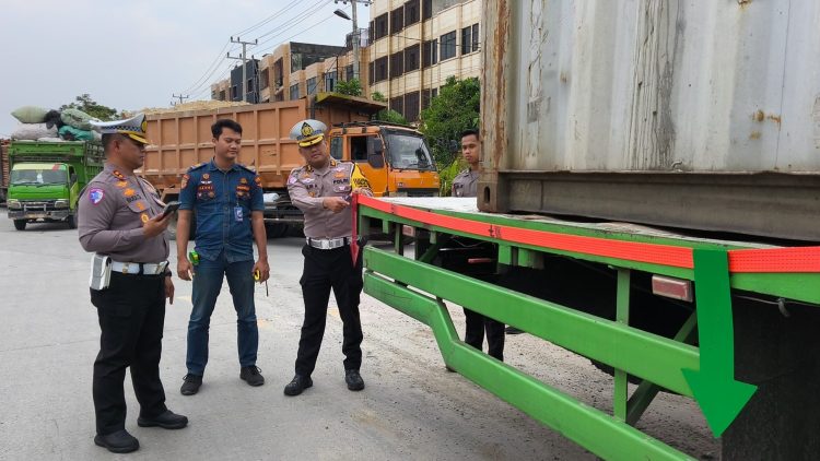 Polda Riau Tertibkan Kendaraan ODOL dalam Operasi Keselamatan Lancang Kuning 2026