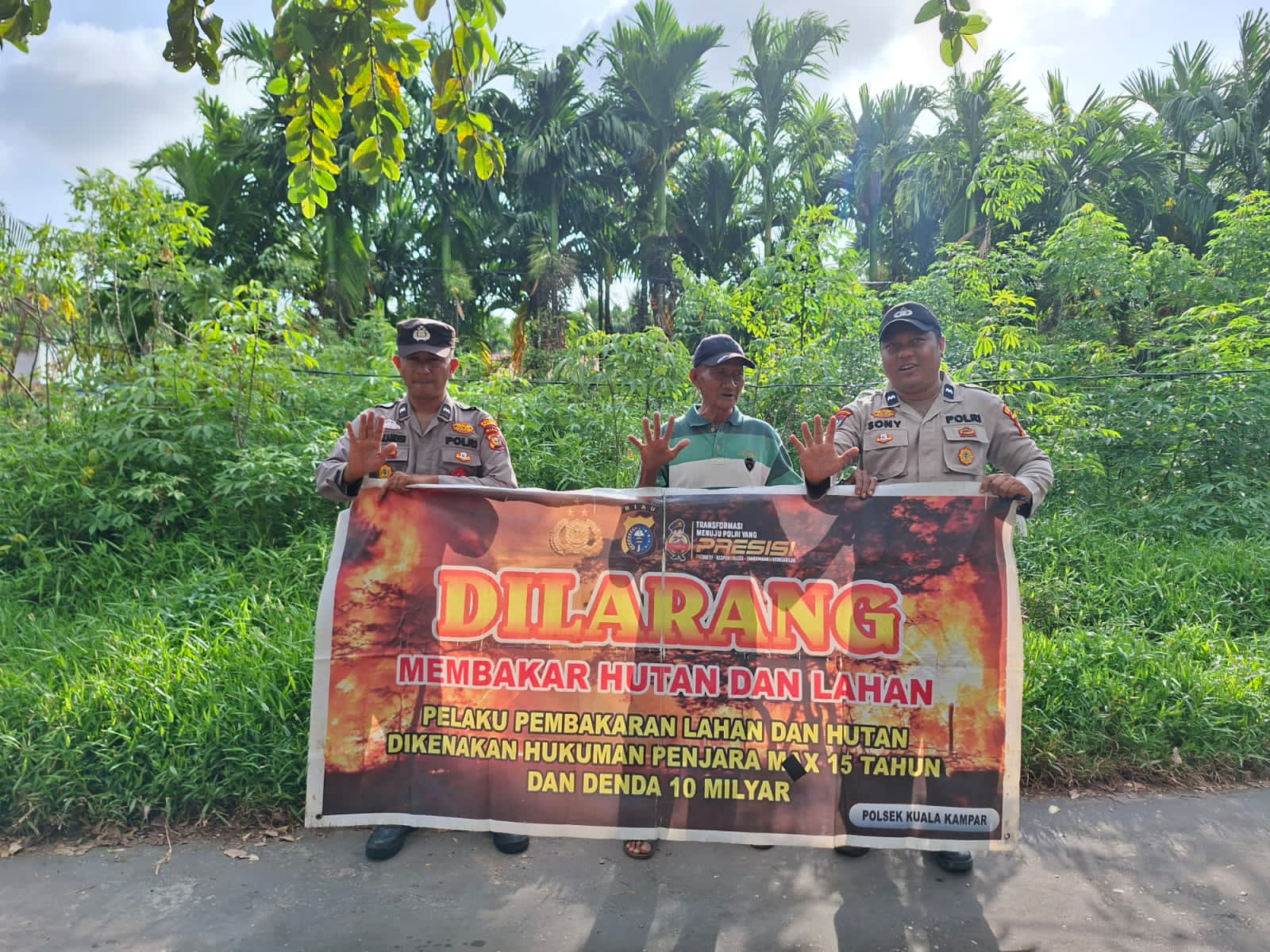 Sebar Maklumat Kapolda Riau, Polsek Kuala Kampar Ajak Warga Cegah Karhutla