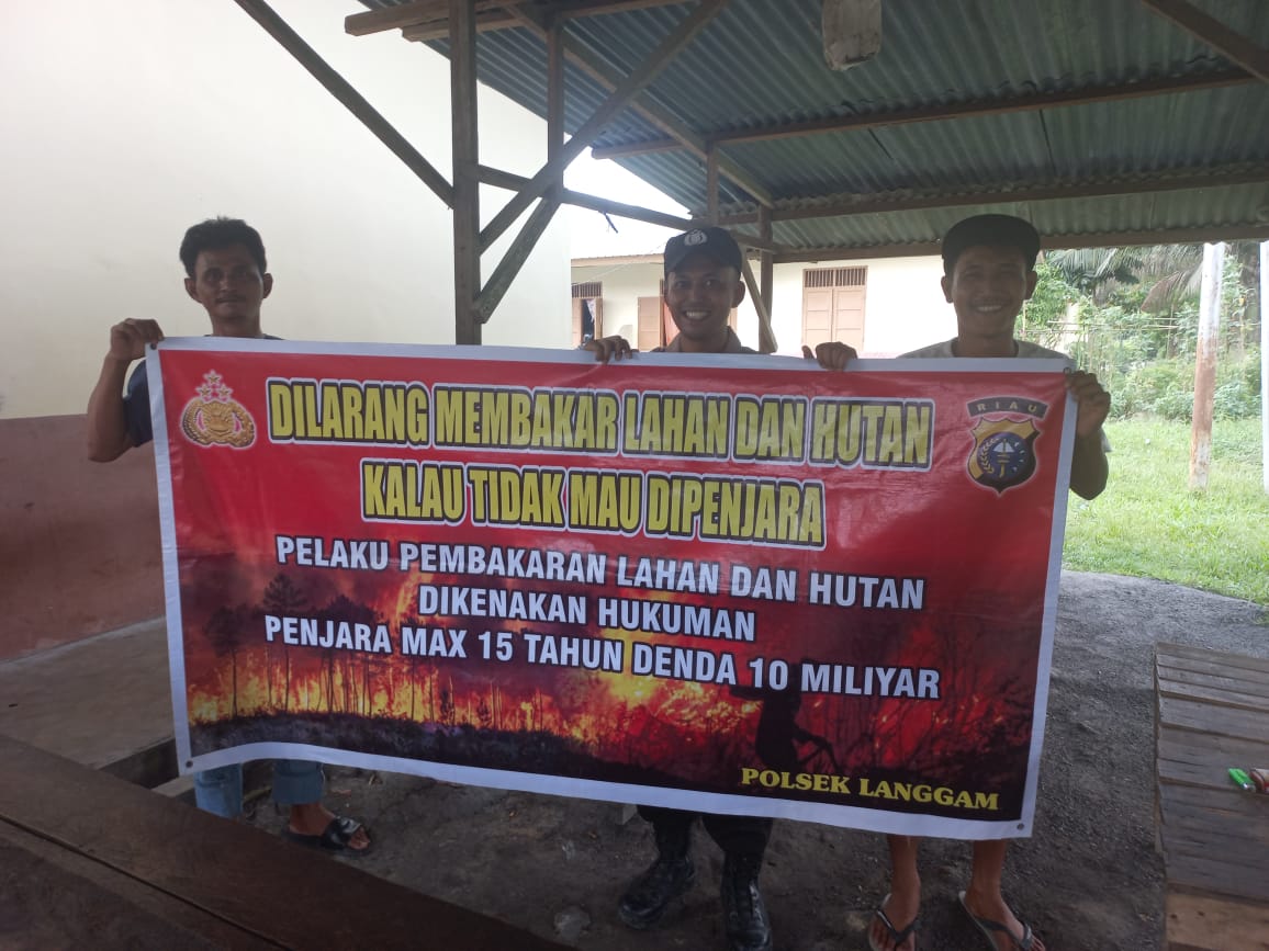 Sosialisasi Larangan Karhutla ke Warga Desa Segati Pelalawan