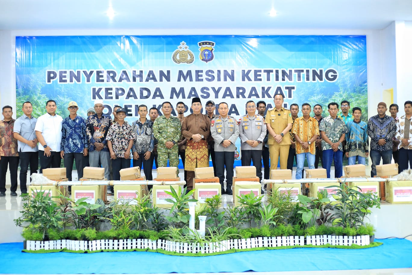 Kapolda Riau Bantu Nelayan Meranti Dorong Ekonomi Masyarakat Persisir