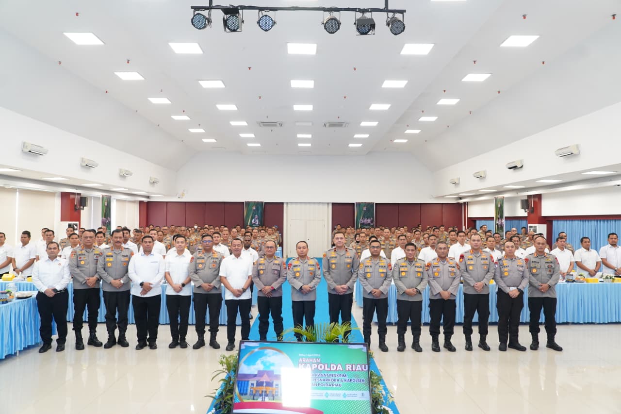 Kapolda Riau Tekankan Profesionalisme dan Integritas dalam Arahan kepada Jajaran Reserse Narkoba dan Kapolsek
