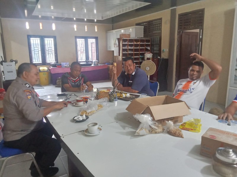 Polsek Bandar Sei Kijang Perkuat Silaturahmi dengan Aparat Desa Simpang Beringin