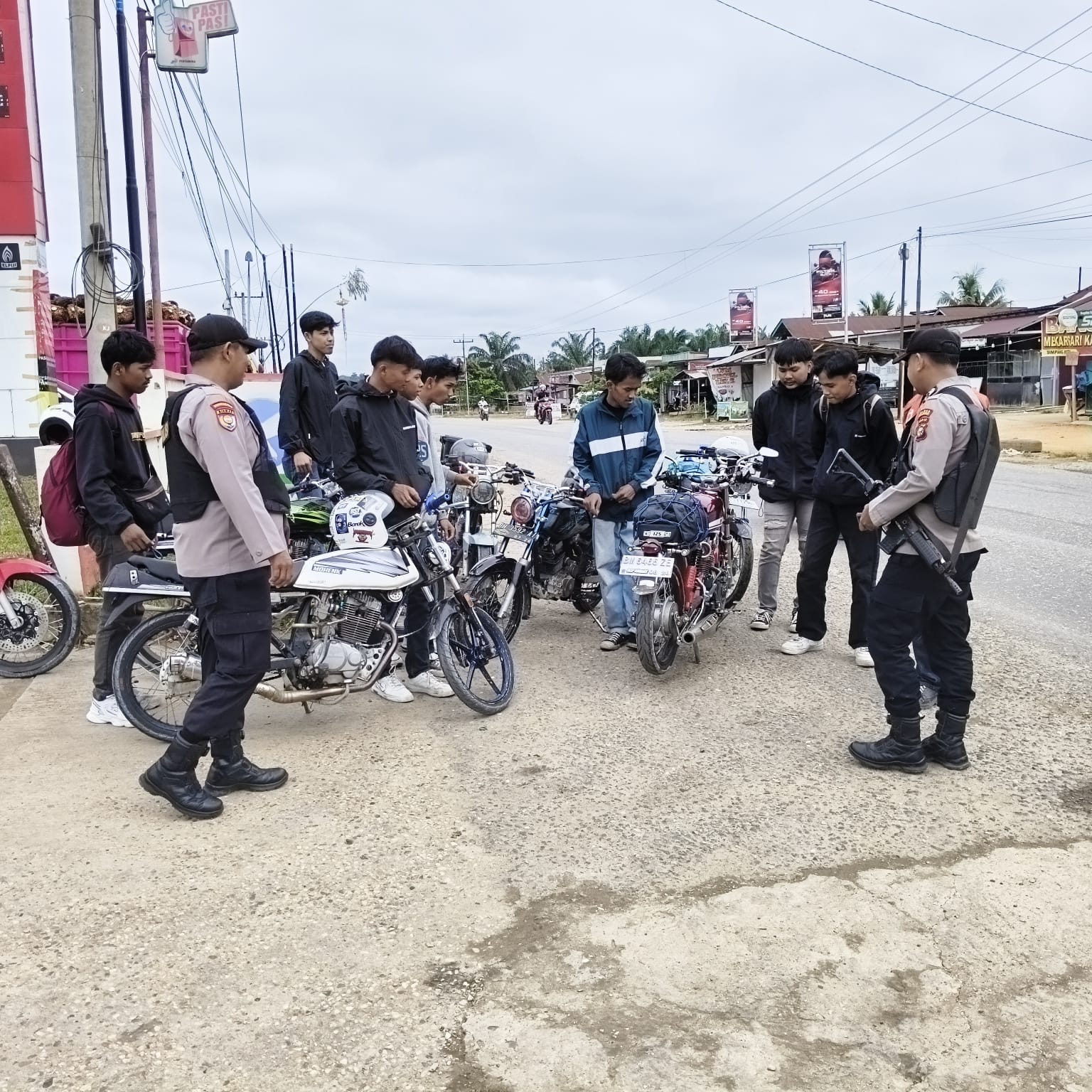 Patroli Polsek Ukui Beri Rasa Aman, Warga Dihimbau Jaga Kamtibmas