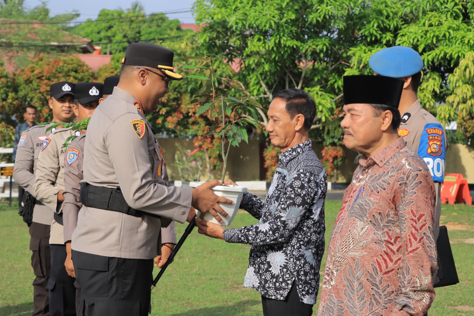 Polres Kampar Gelar Apel Akbar Sabuk Kamtibmas, Berikan Penghargaan kepada Masyarakat Aktif Dukung Keamanan