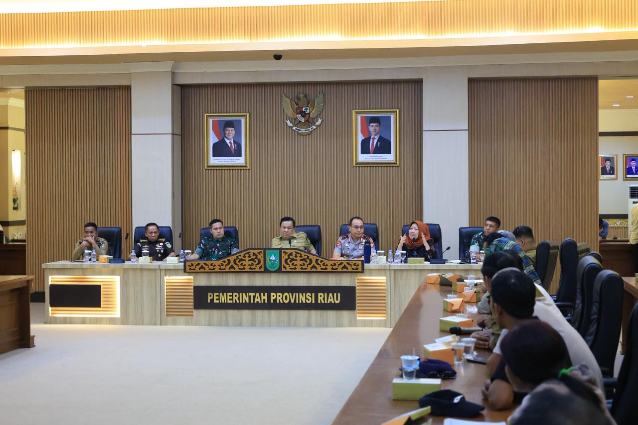 Rapat Penanganan Konflik TNTN di Kantor Gubernur Riau, Pemerintah Tekankan Dialog dan Solusi Berkeadilan