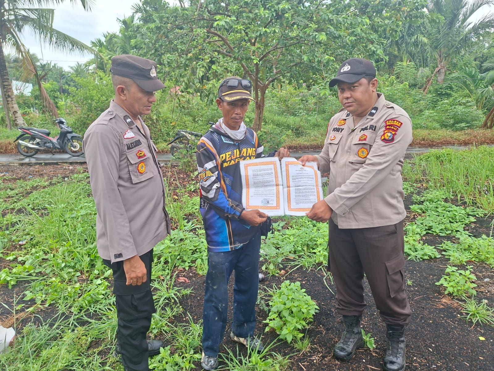 Polisi Sosialisasikan Maklumat Kapolda Riau Antisipasi Karhutla di Kuala Kampar