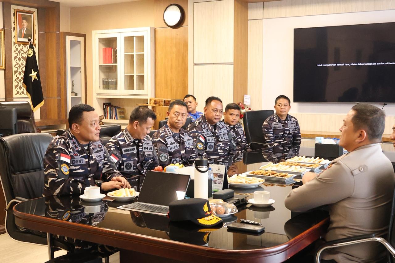 Wakapolda Riau Terima Silaturahmi Dankodaeral I Perkuat Sinergitas TNI-Polri di Wilayah Riau