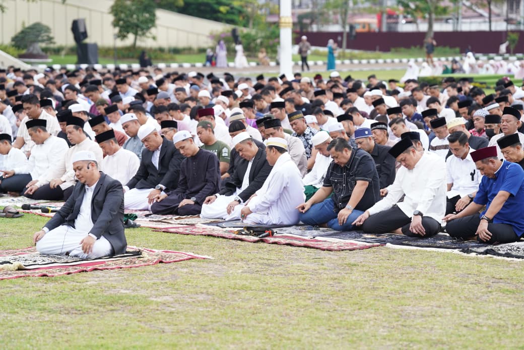 Wakapolda Riau dan PJU Gelar Sholat Idul Adha 1447 H di Halaman Mapolda Riau