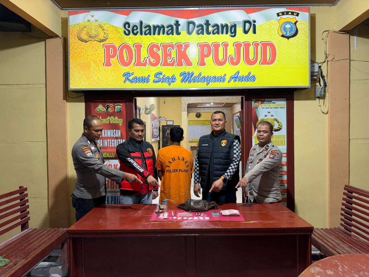 POLSEK PUJUD UNGKAP KASUS NARKOTIKA, 33,24 GRAM SABU DAN 6 BUTIR EKSTASI DIAMANKAN