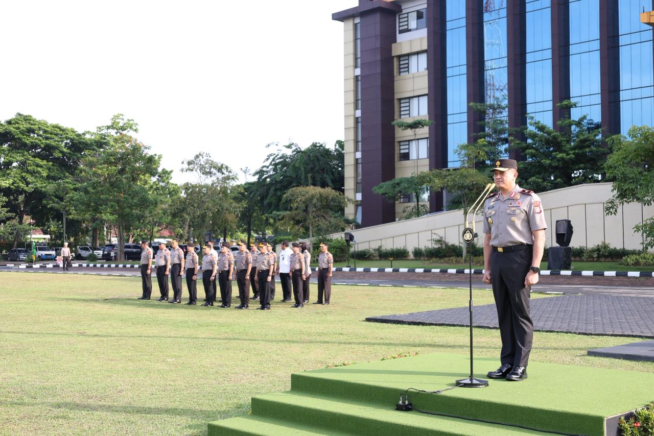 Wakapolda Riau Pimpin Apel Pagi, Tekankan Disiplin dan Kesiapsiagaan Personel