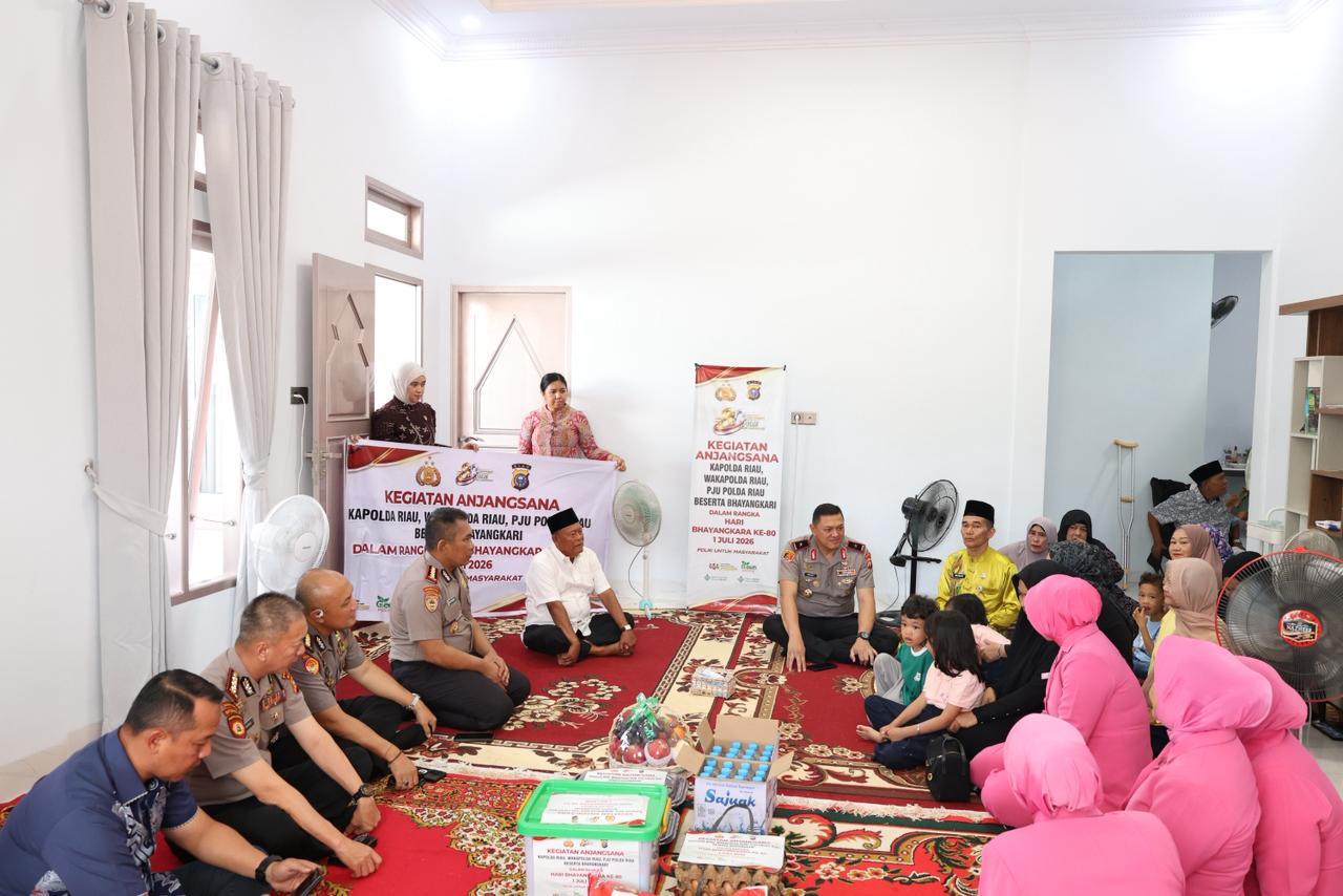 Wakapolda Riau Laksanakan Anjangsana ke Purnawirawan dan Keluarga Personel Polri dalam Rangka Hari Bhayangkara ke-80