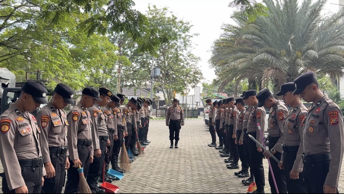 Peringati Hari Bhayangkara ke-80, Dit Samapta Polda Riau Gelar Bakti Religi di Masjid Al-Fallah