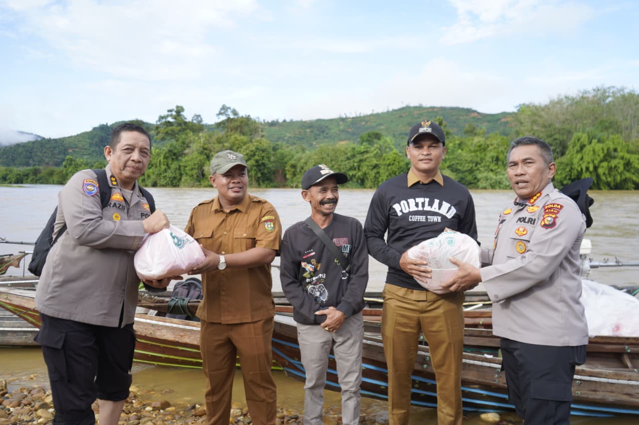 Polda Riau Hadir di Wilayah Terpencil, Ribuan Bantuan Sosial Disalurkan Melalui Ekspedisi Jalur