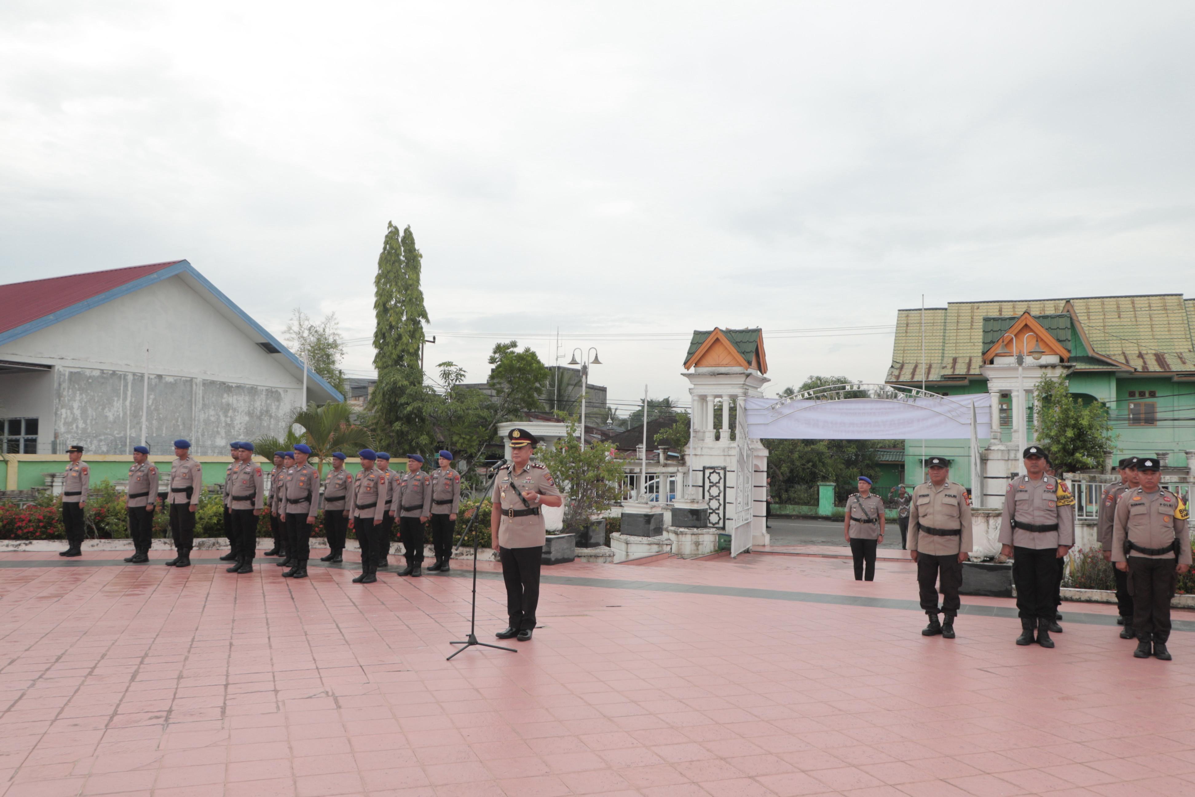POLRES ROKAN HILIR GELAR UPACARA ZIARAH DAN TABUR BUNGA DI TAMAN MAKAM PAHLAWAN DALAM RANGKA HUT BHAYANGKARA KE-80