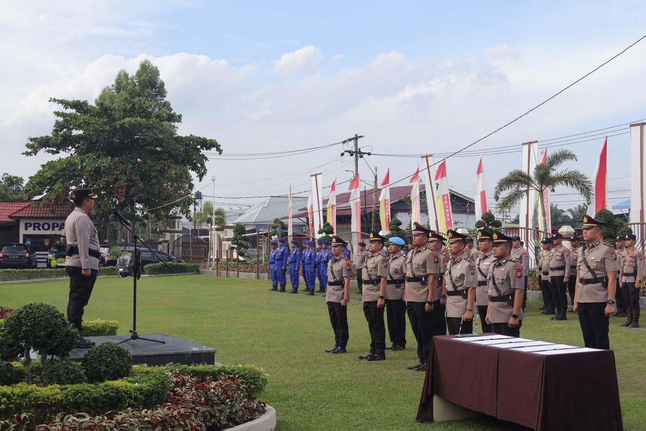Kapolres Pelalawan Pimpin Upacara Sertijab 5 Pejabat, Tegaskan Komitmen Pelayanan Publik