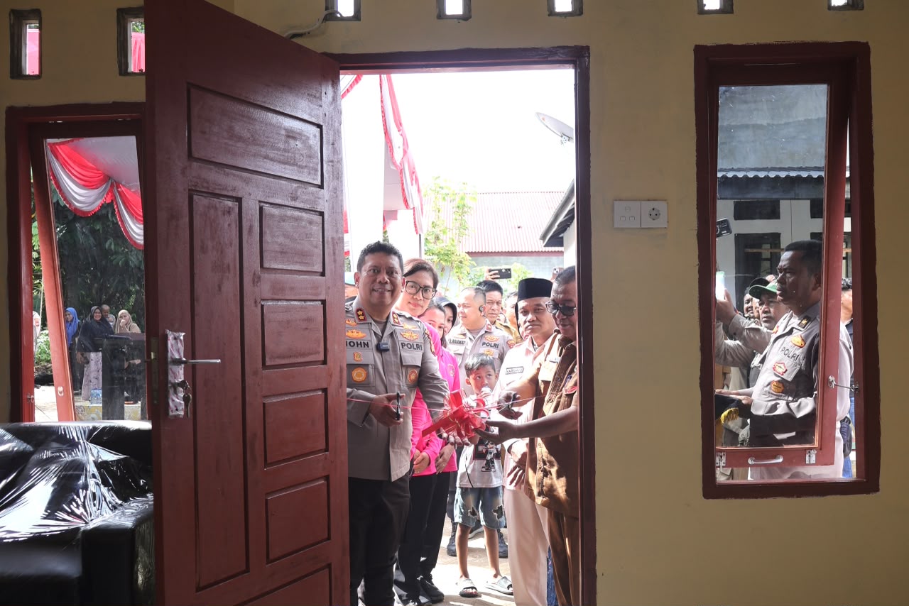 Kapolres Pelalawan Resmikan Bedah Rumah HUT Bhayangkara Ke-80 untuk Sdr. Usman