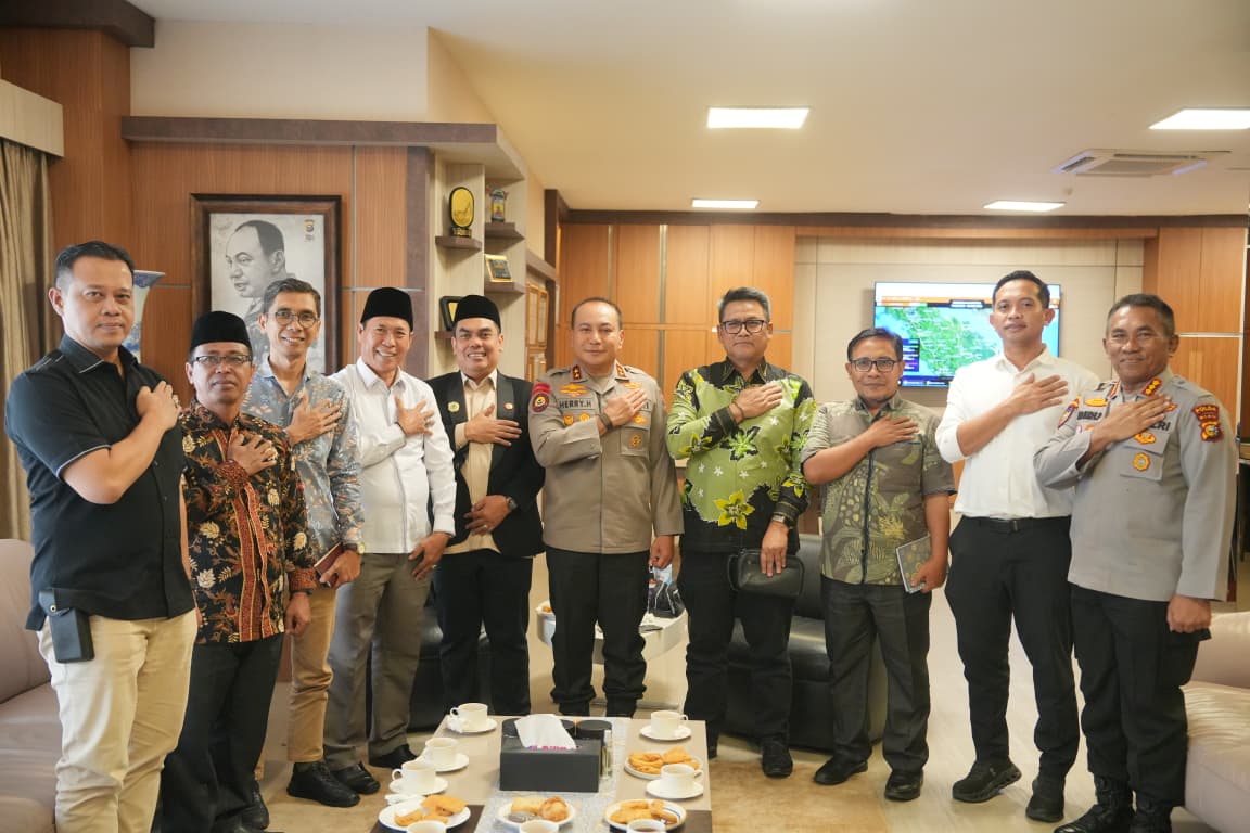Silaturahmi Kapolda Riau dan MUI Perkuat Kolaborasi Menjaga Kondusivitas Daerah