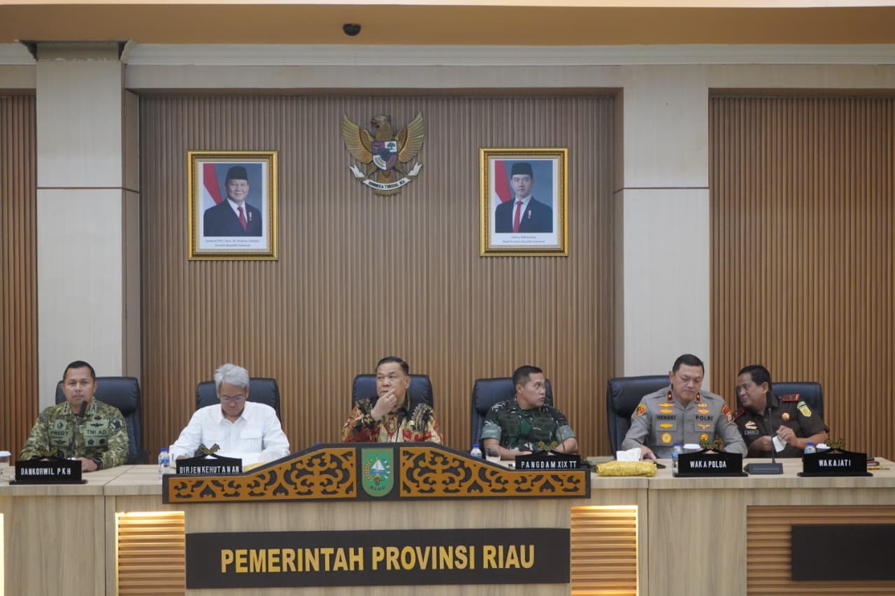 Wakapolda Riau Hadiri Rapat Koordinasi Tindak Lanjut Pemulihan TNTN di Kantor Gubernur Riau