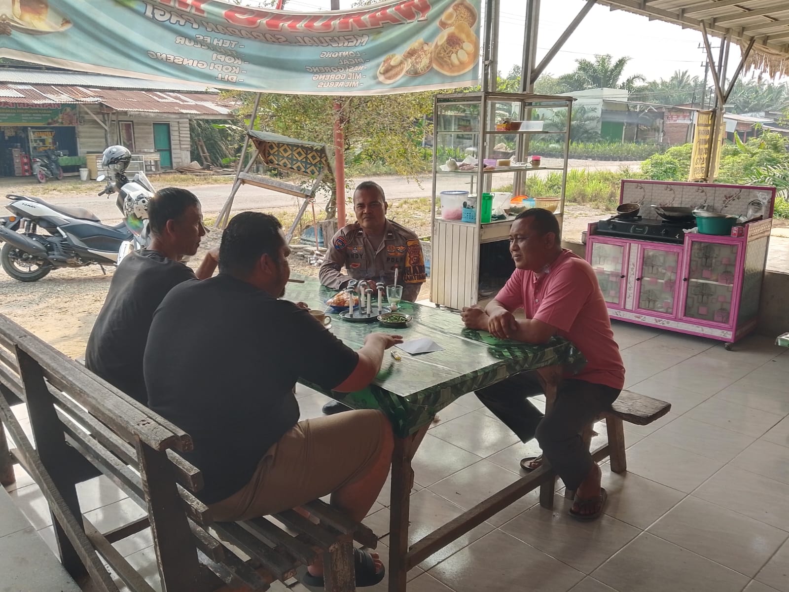 Lewat Jumat Curhat, Polsek Tandun Ajak Warga Desa Tandun Tingkatkan Kepedulian terhadap Kamtibmas dan Lingkungan