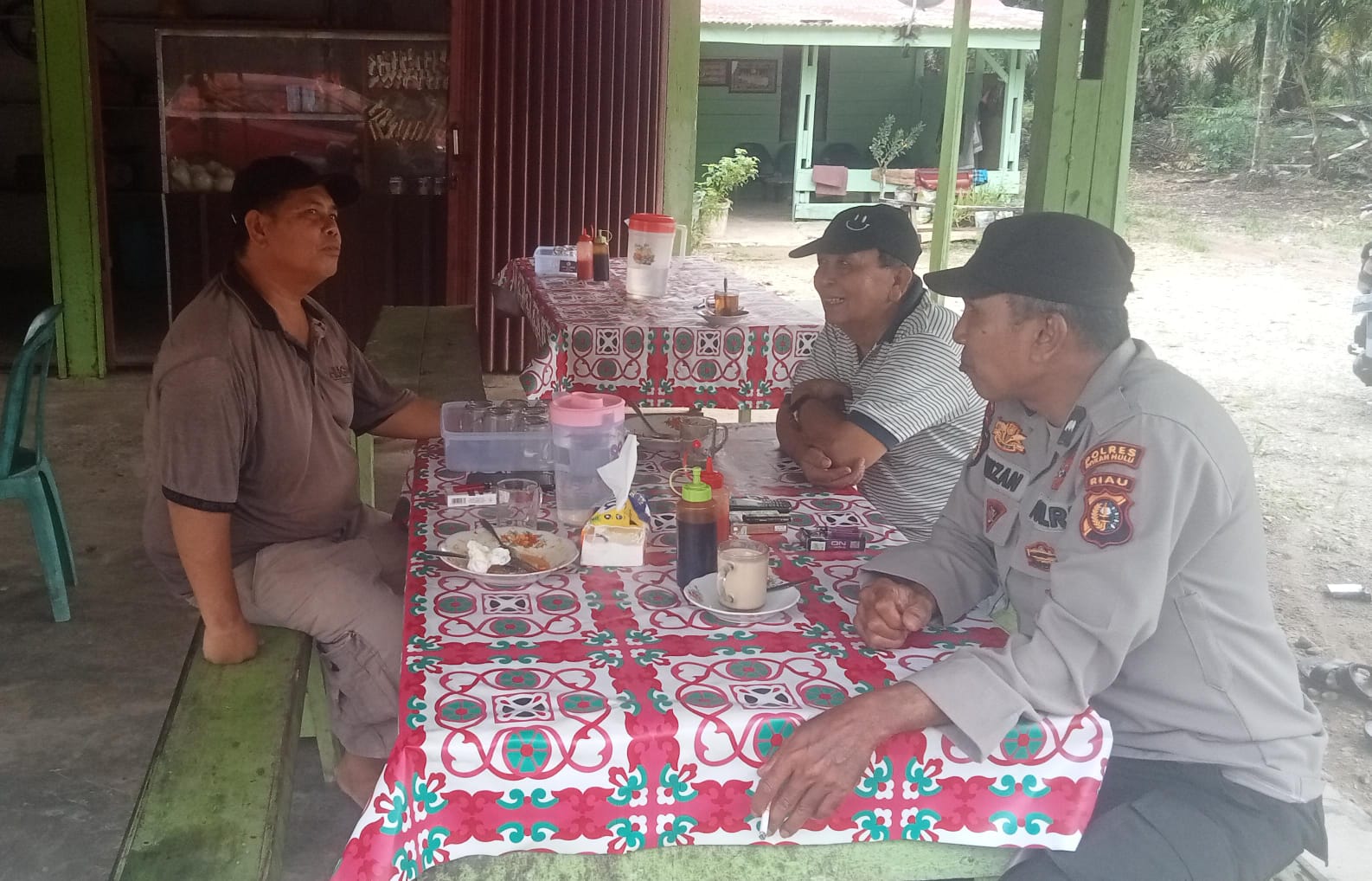 Jumat Curhat di Desa Rambah, Warga Apresiasi Patroli Rutin Polsek Rambah Hilir