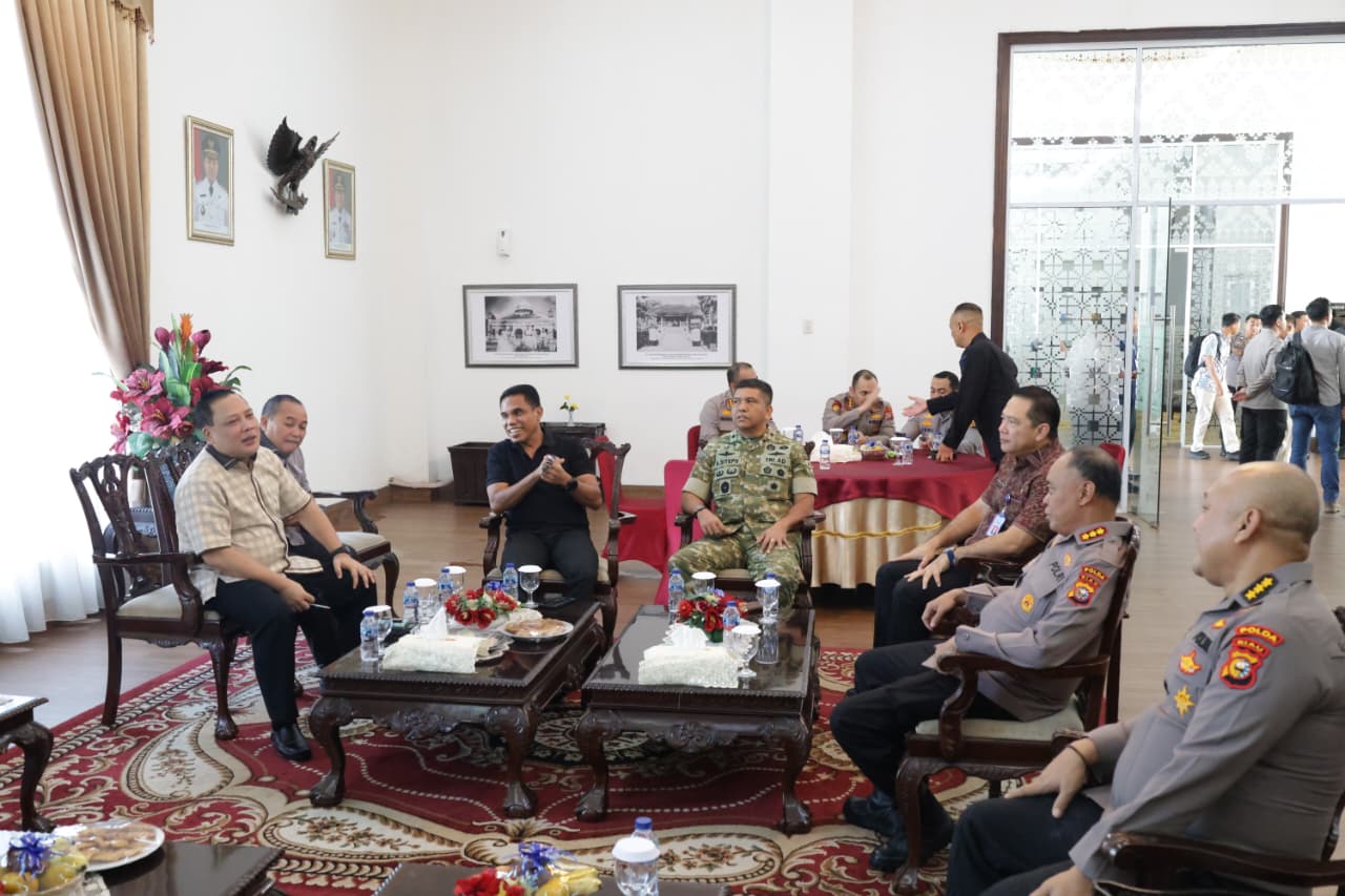 Jajaran Polda Riau Sambut Kedatangan Brigjen Simson Zet Ringu di Pekanbaru