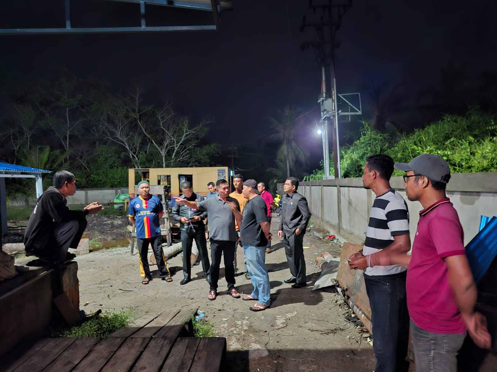 Warga Desa Bantar Sampaikan Aspirasi Terkait Pemadaman Listrik, Polsek Rangsang Barat Fasilitasi Koordinasi dengan PLN