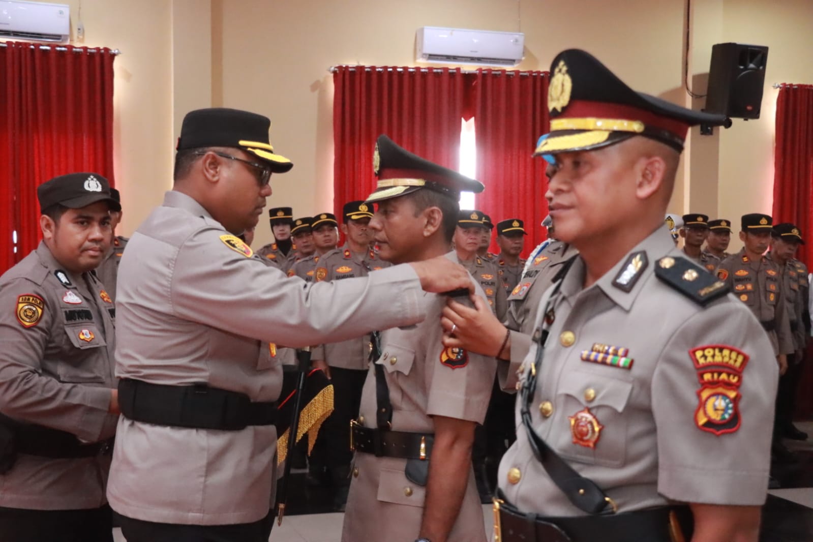 Kapolres Kampar Pimpin Sertijab Kapolsek Kampar Kiri Kompol Rusyandi Z. Siregar, S.Sos., M.H di Gantikan Kompol Nurman S.H., M.H.