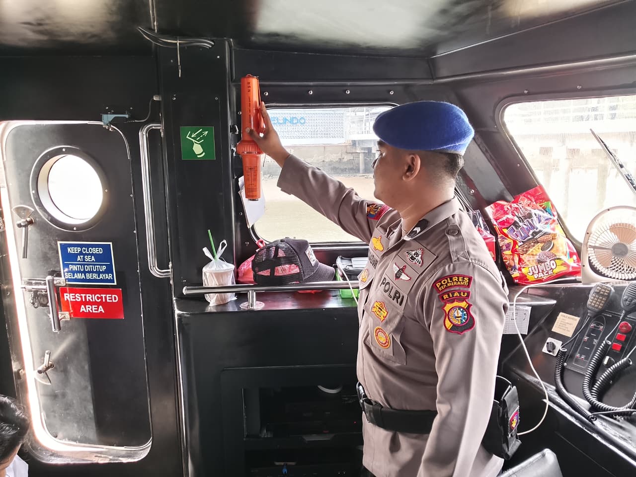 Polairud Polres Meranti Cek Alat Keselamatan Kapal, Pastikan Pelayaran dari Pelabuhan Tanjung Harapan Aman