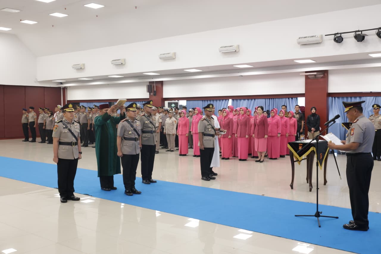 Polda Riau Gelar Sertijab Dir Lantas dan Kapolresta Pekanbaru