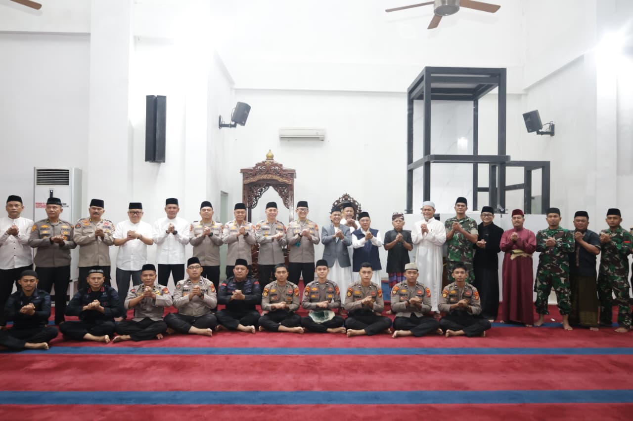 Polda Riau Hadir di Tengah Masyarakat Lewat Program Subuh Keliling