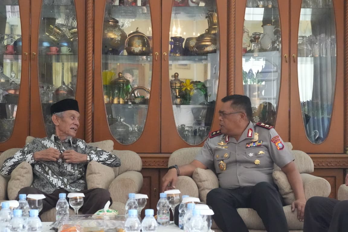 Kapolda Riau Silaturahmi dengan Ketua PP Polri Daerah Riau, Pererat Hubungan Kekeluargaan dan Soliditas Purnawirawan