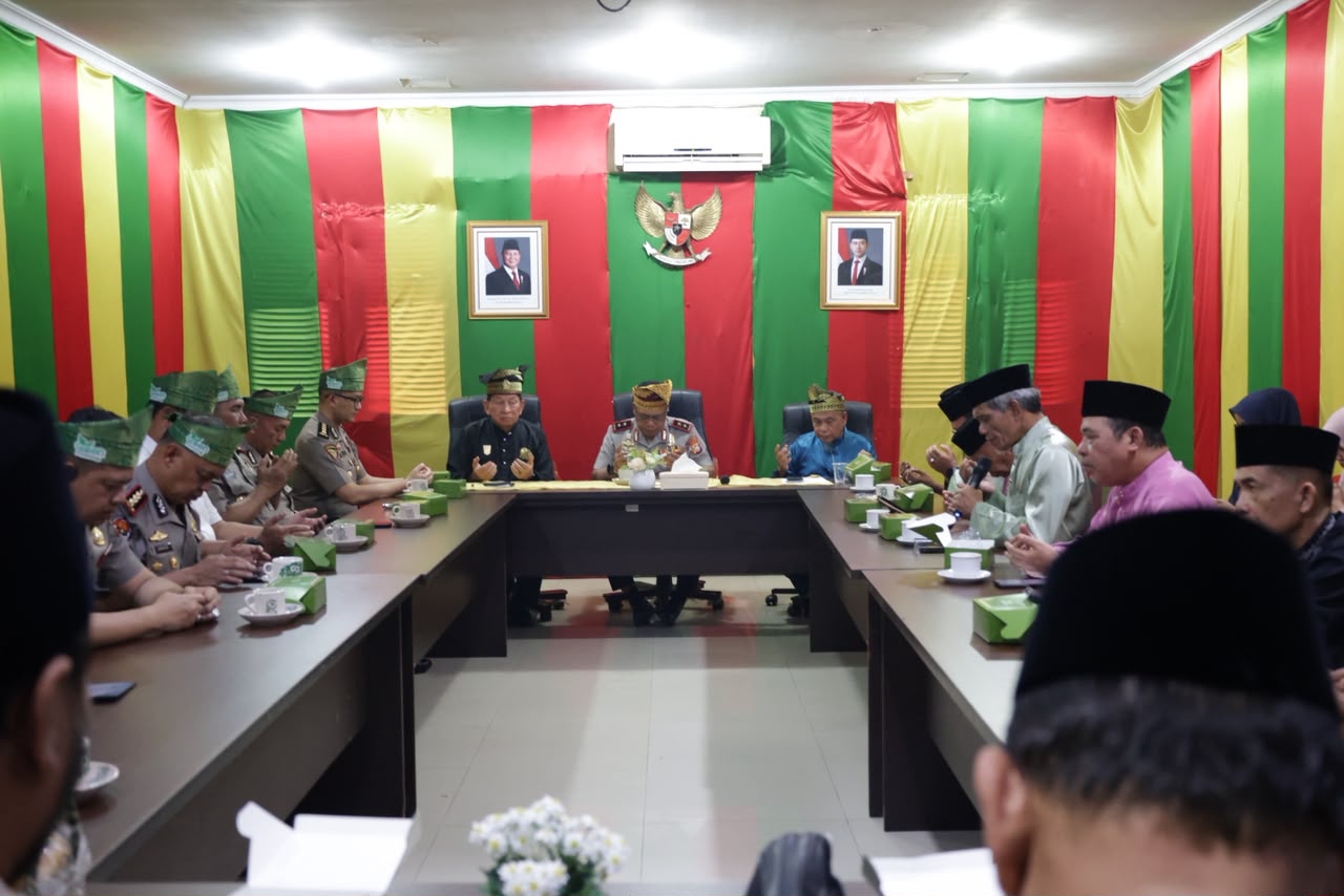 Kapolda Riau Silaturahmi dengan LAMR, Perkuat Sinergi Jaga Adat dan Kamtibmas