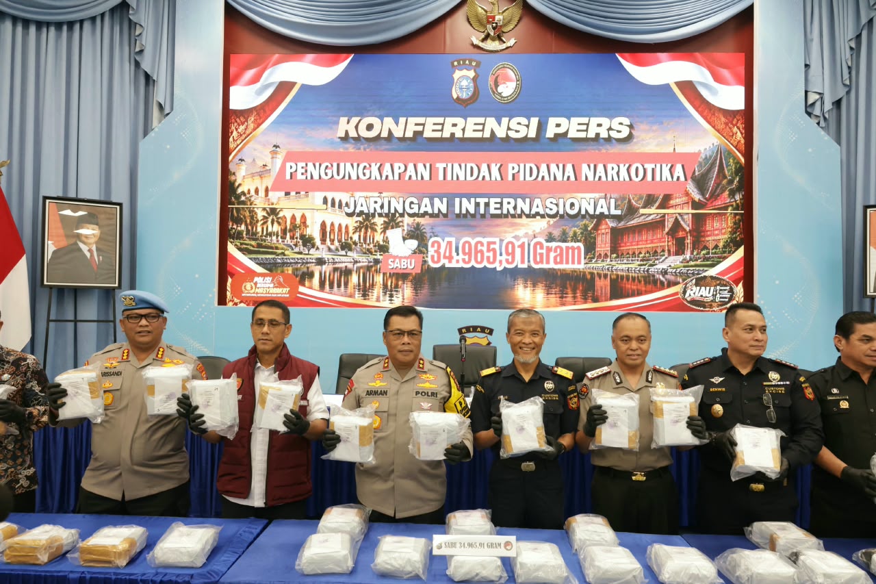 Polda Riau Ungkap Peredaran 34,9 Kg Sabu Senilai Rp62,9 Miliar, Lima Tersangka Diamankan