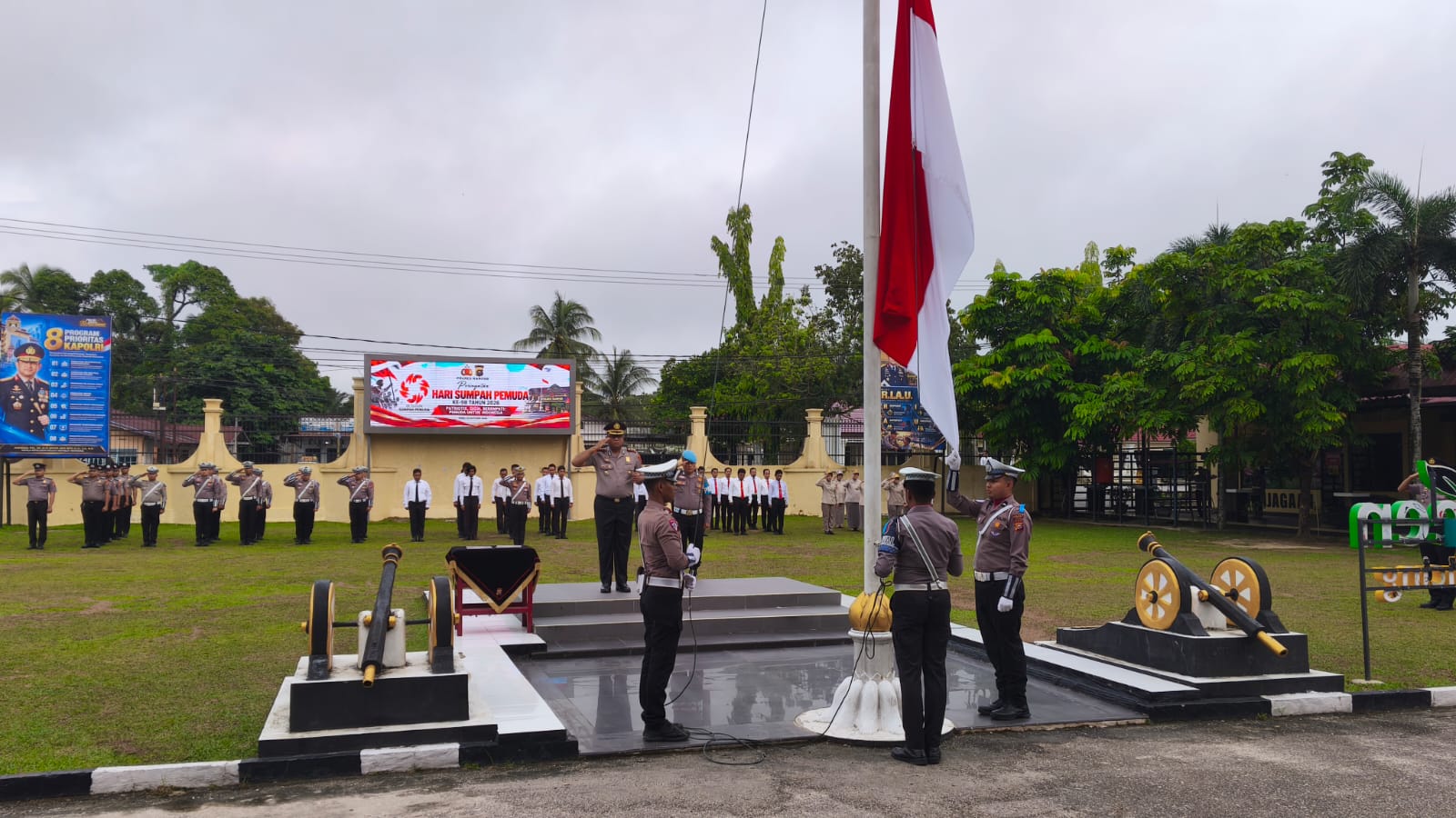 Kapolres Kampar Gelar Upacara Sumpah Pemuda Ke-98 Di Halaman Mapolres Kampar.