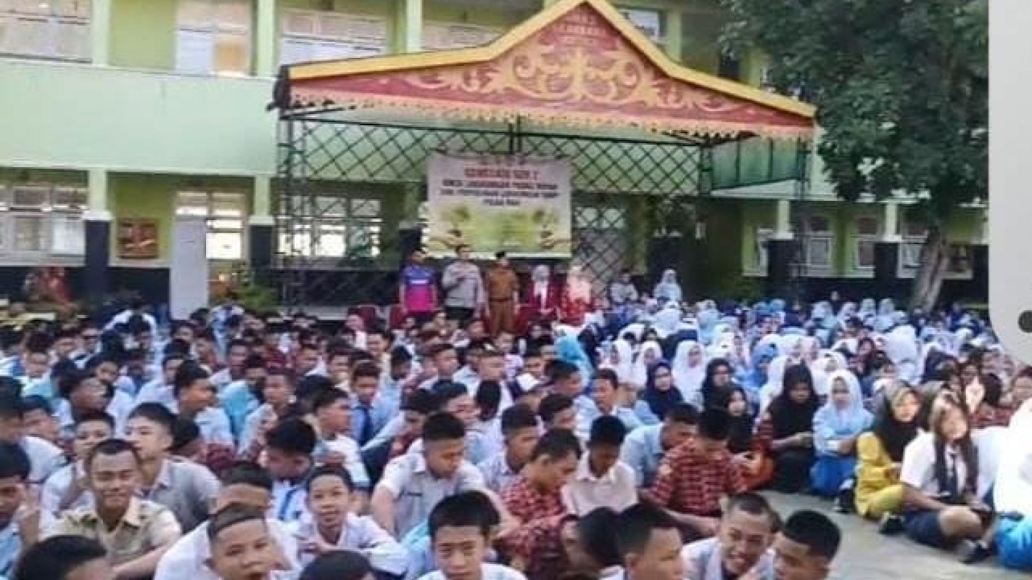 Mahasiswa IMM dan Polda Riau  Gelar Green Policing di SMAN 2 Pekanbaru