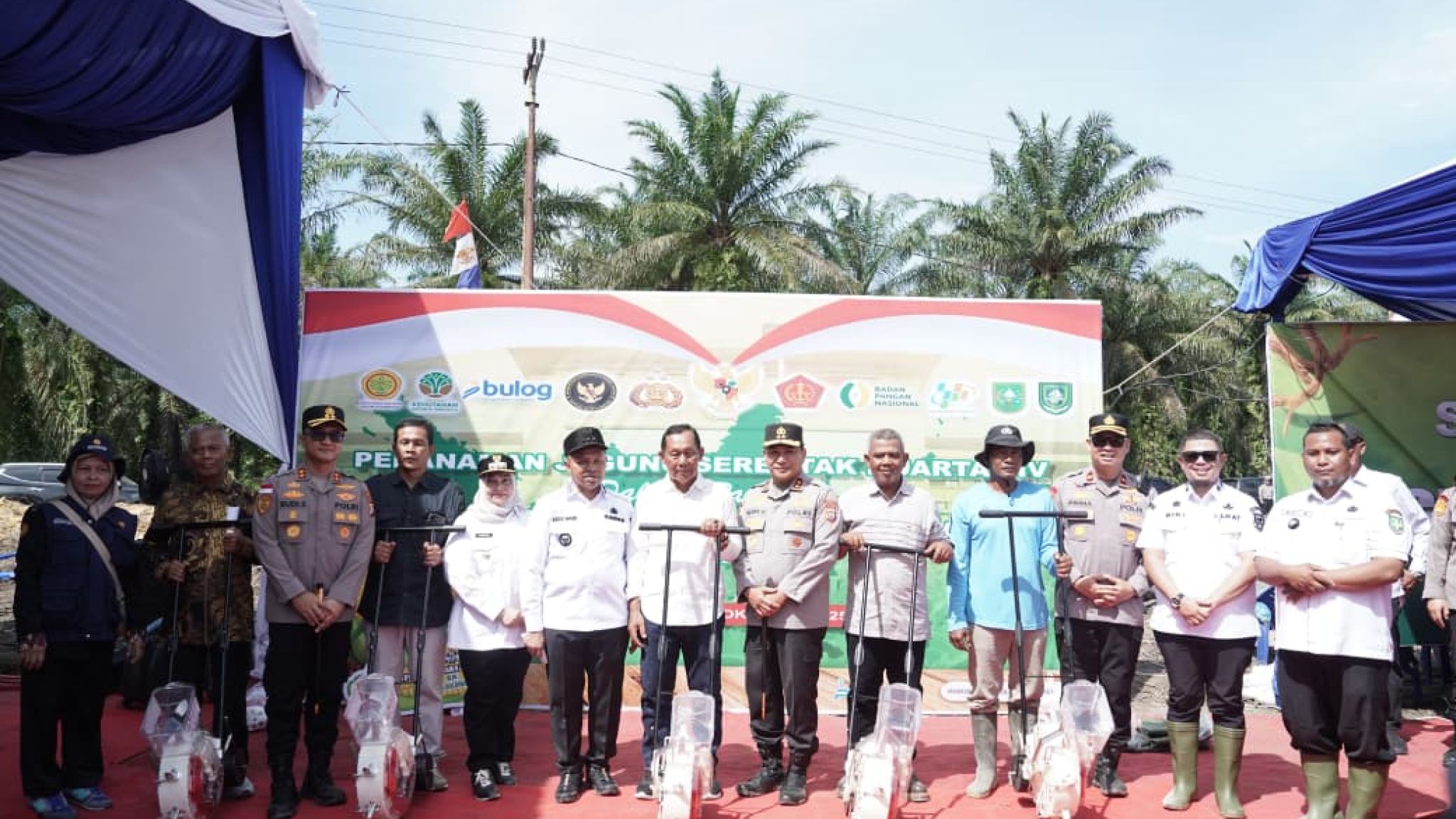 Kapolda Riau Pimpin Penanaman Jagung Serentak di Bengkalis: Dukung Ketahanan Pangan Nasional