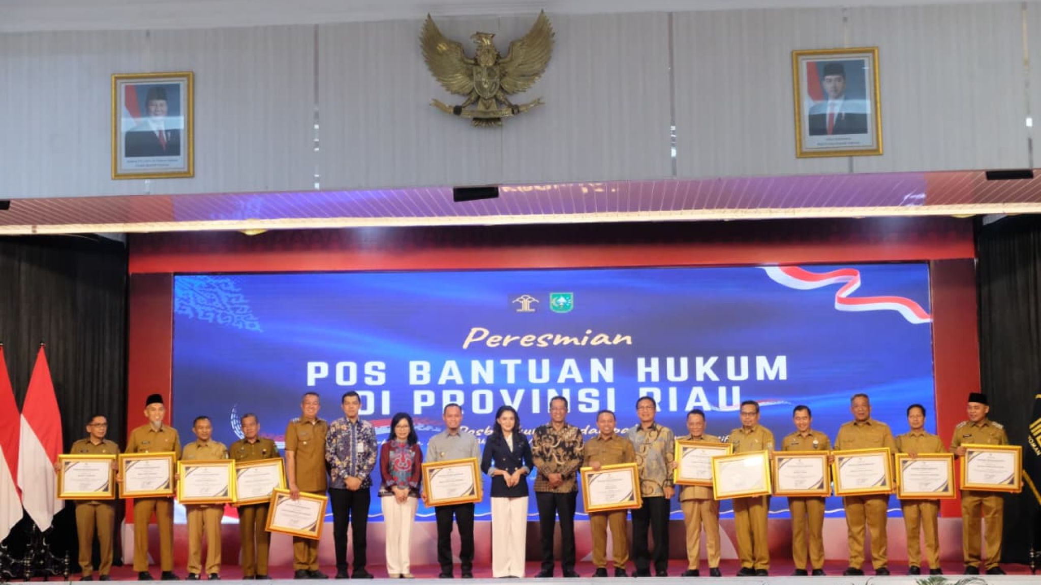 Sinergi untuk Keadilan: Peresmian Pos Bantuan Hukum, Penandatanganan Kerjasama Strategis, dan Pemberian Penghargaan oleh Menteri Hukum RI di Provinsi Riau
