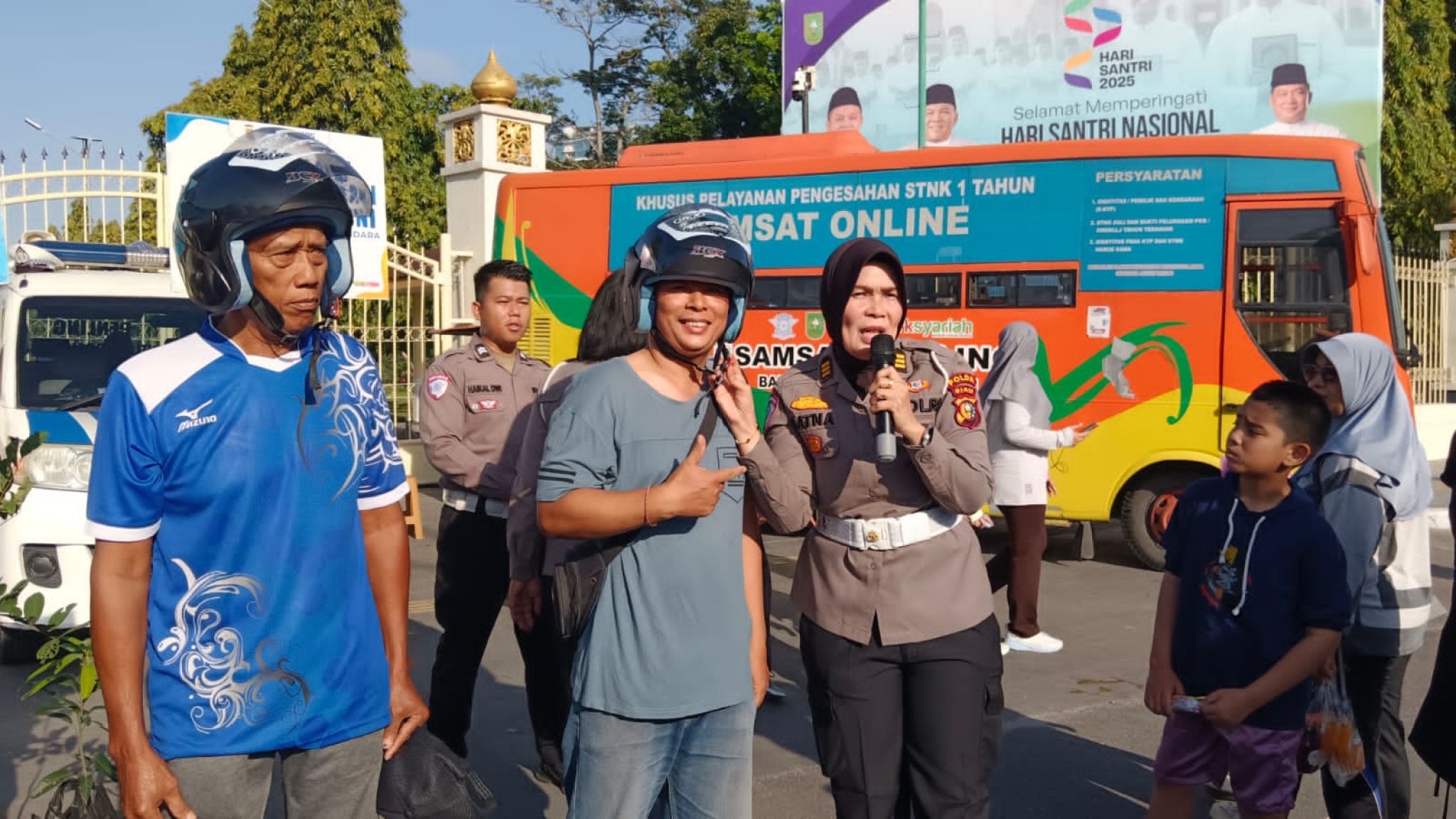 Ditlantas Polda Riau Gelar Kampanye Keselamatan Berlalu Lintas Dan Green Policing Di Area Cfd Pekanbaru