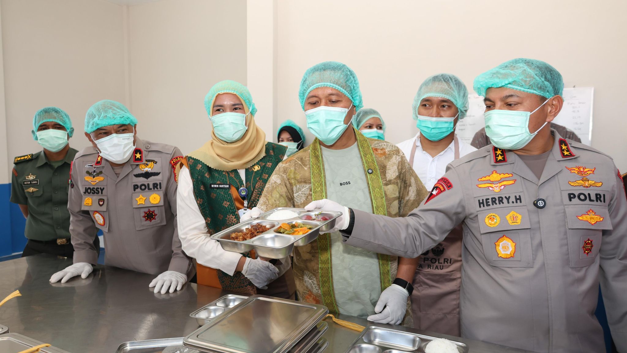 Kapolda Riau Resmikan SPPG Tahap 2, Perkuat Program Makan Bergizi Gratis bagi Pelajar