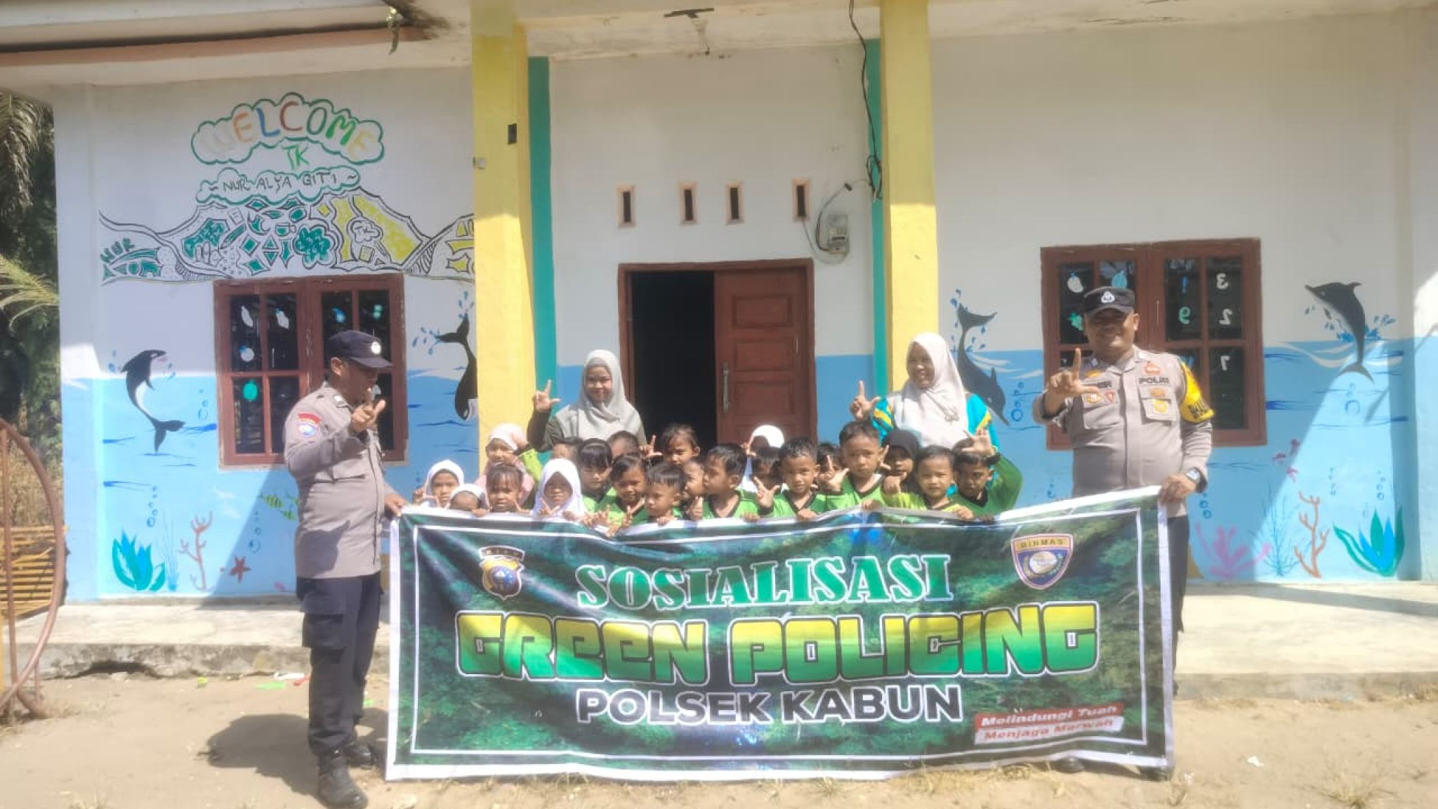 Polres Rokan Hulu Tanam Pohon Serentak Di 22 Lokasi, Dukung Program Green Policing Kapolda Riau