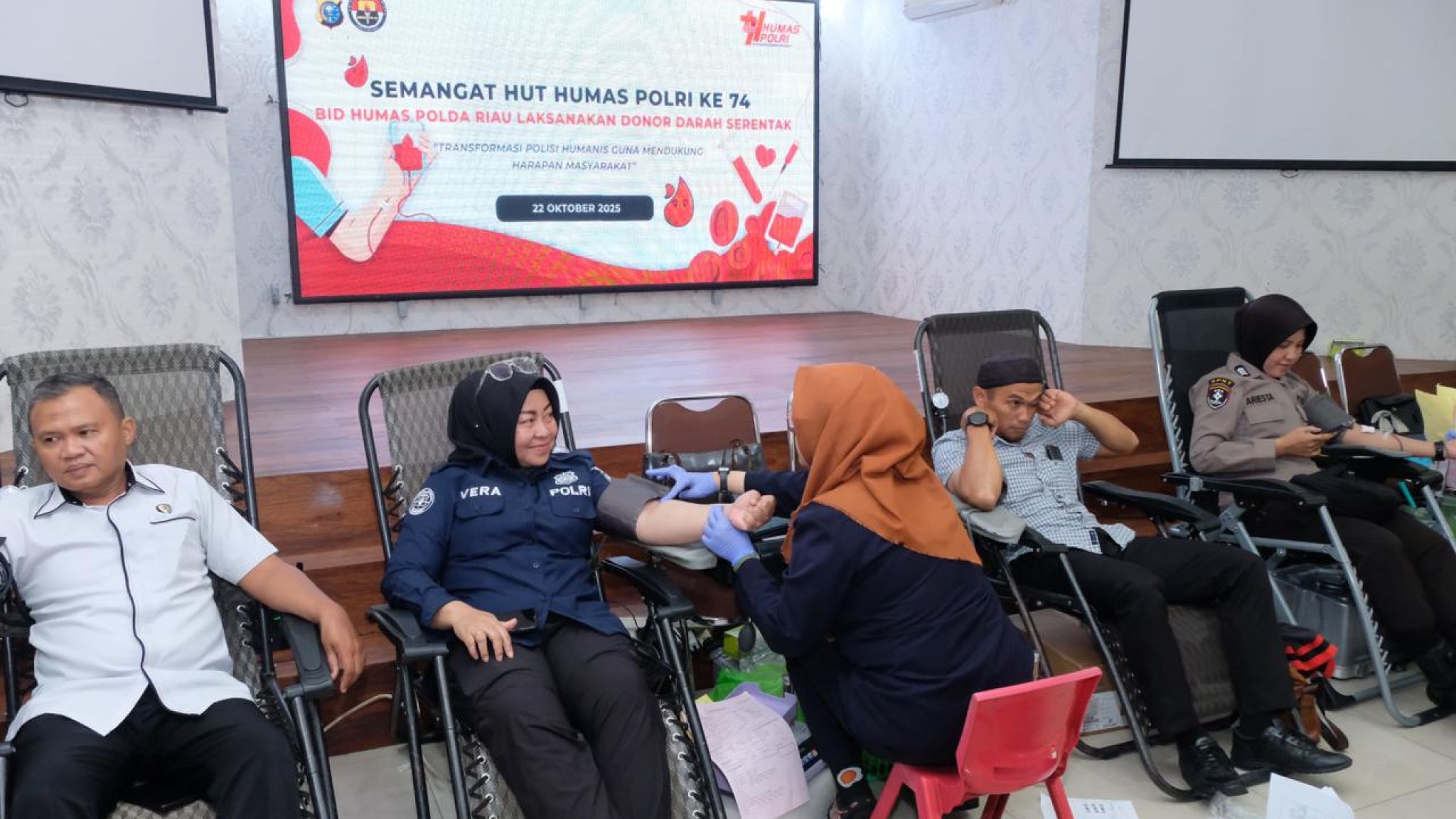 Setetes Darah untuk Kemanusiaan Semangat HUT Humas Polri ke-74 Melalui Aksi Donor Darah Serentak Se-Polda Riau