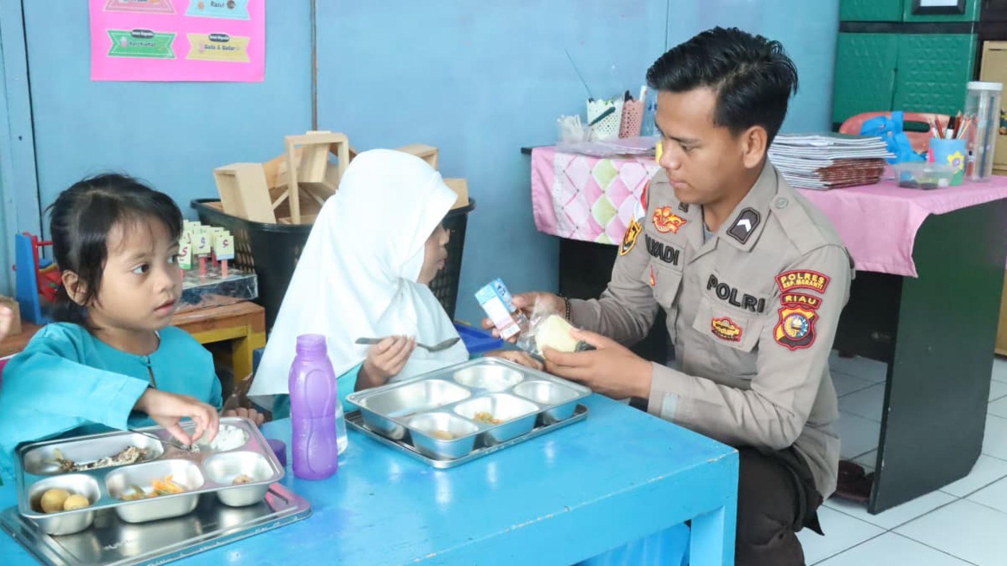 POLRI KAWAL KETAT PENYALURAN MBG DI WILKUM POLRES KEPULAUAN MERANTI