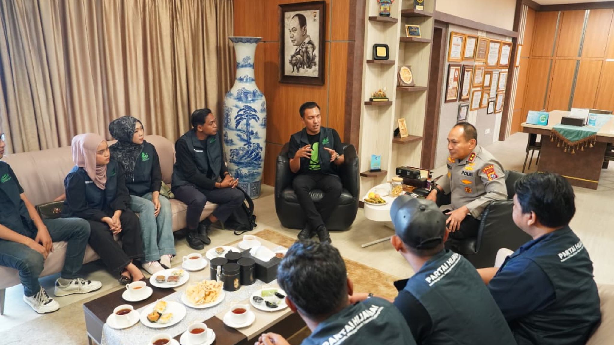 Kapolda Riau Terima Audiensi Partai Hijau Riau, Bahas Isu Lingkungan dan Stabilitas Daerah