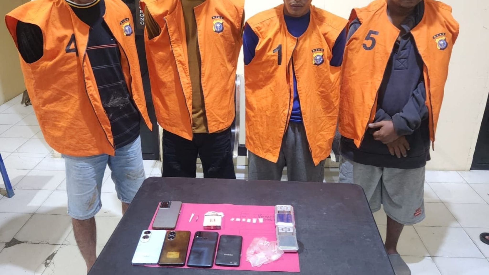 Polsek Sungai Apit Bongkar Jaringan Peredaran Shabu, Empat Pelaku Ditangkap – Satu Pemasok Utama Buron