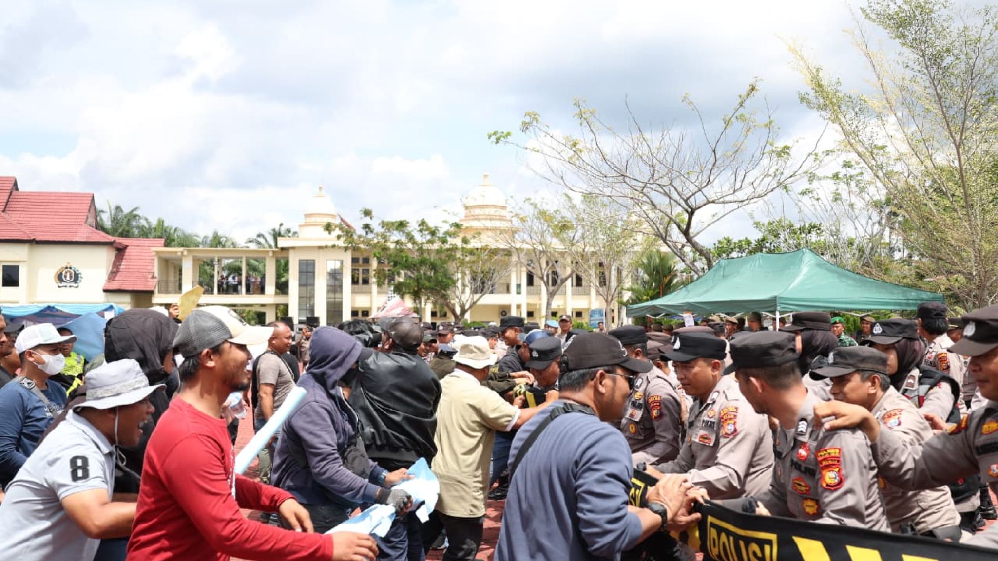 Polres Rohil Gelar Simulasi Pengamanan Terpadu, Uji Kesiapan Hadapi Aksi Unjuk Rasa dan Penyerangan Mako