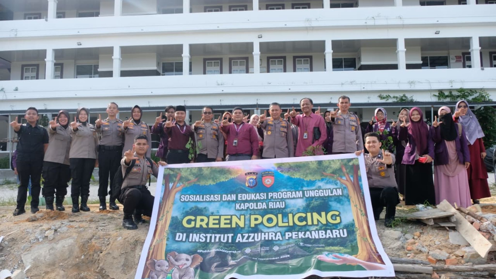 Polda Riau Sosialisasikan Program Unggulan Green Policing di Institut Az-Zuhra Pekanbaru