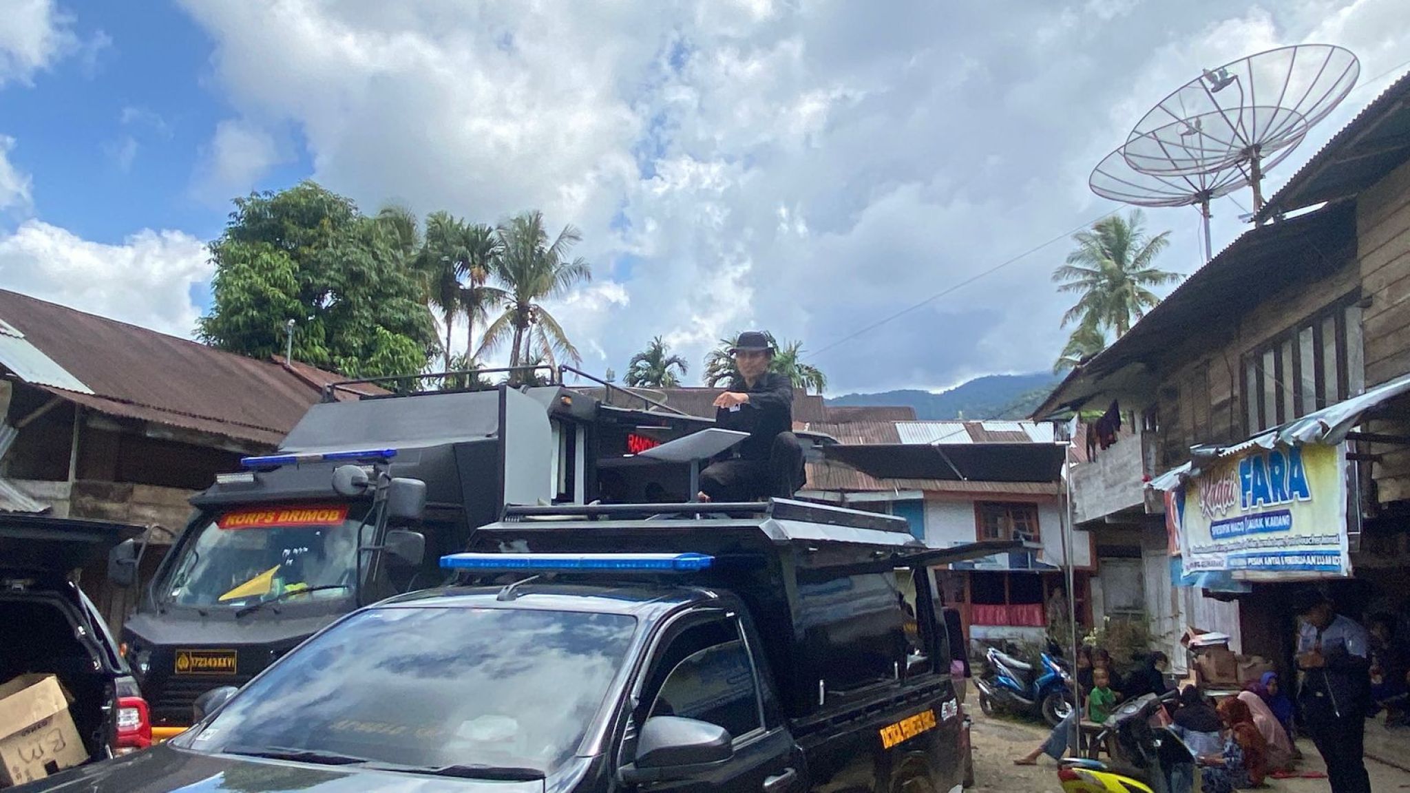 Bid TIK Polda Riau Sediakan Komunikasi Darurat dan Akses Internet bagi Korban Bencana di Agam